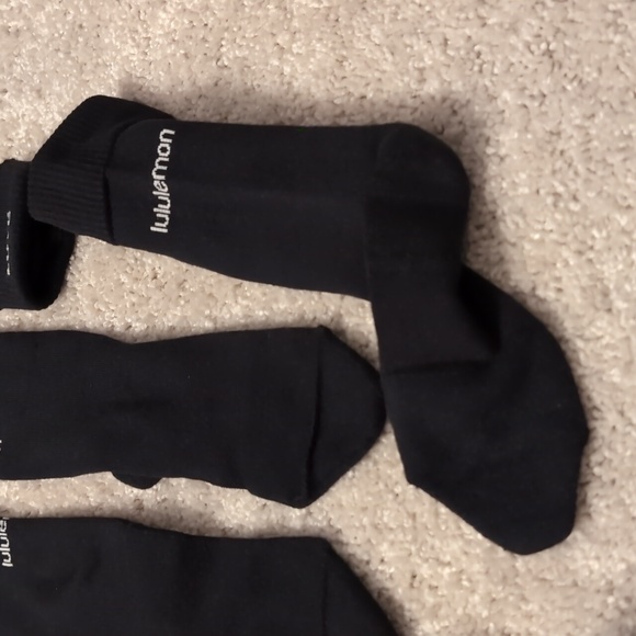 Lululemon mid calf crew socks - Picture 5 of 5